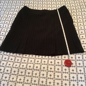 Black pinstriped pleated skirt size 16